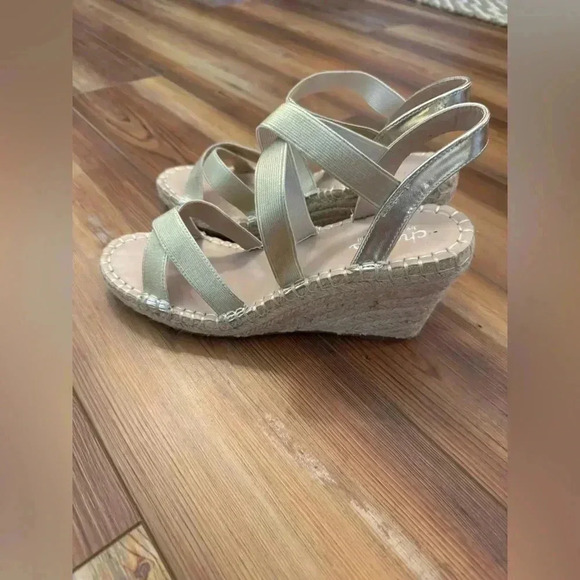 Charles David Gold and Cream Wedge Sandals - Picture 5 of 10